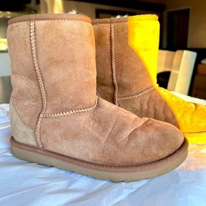 Ugg Classic Chestnut Women’s size 5